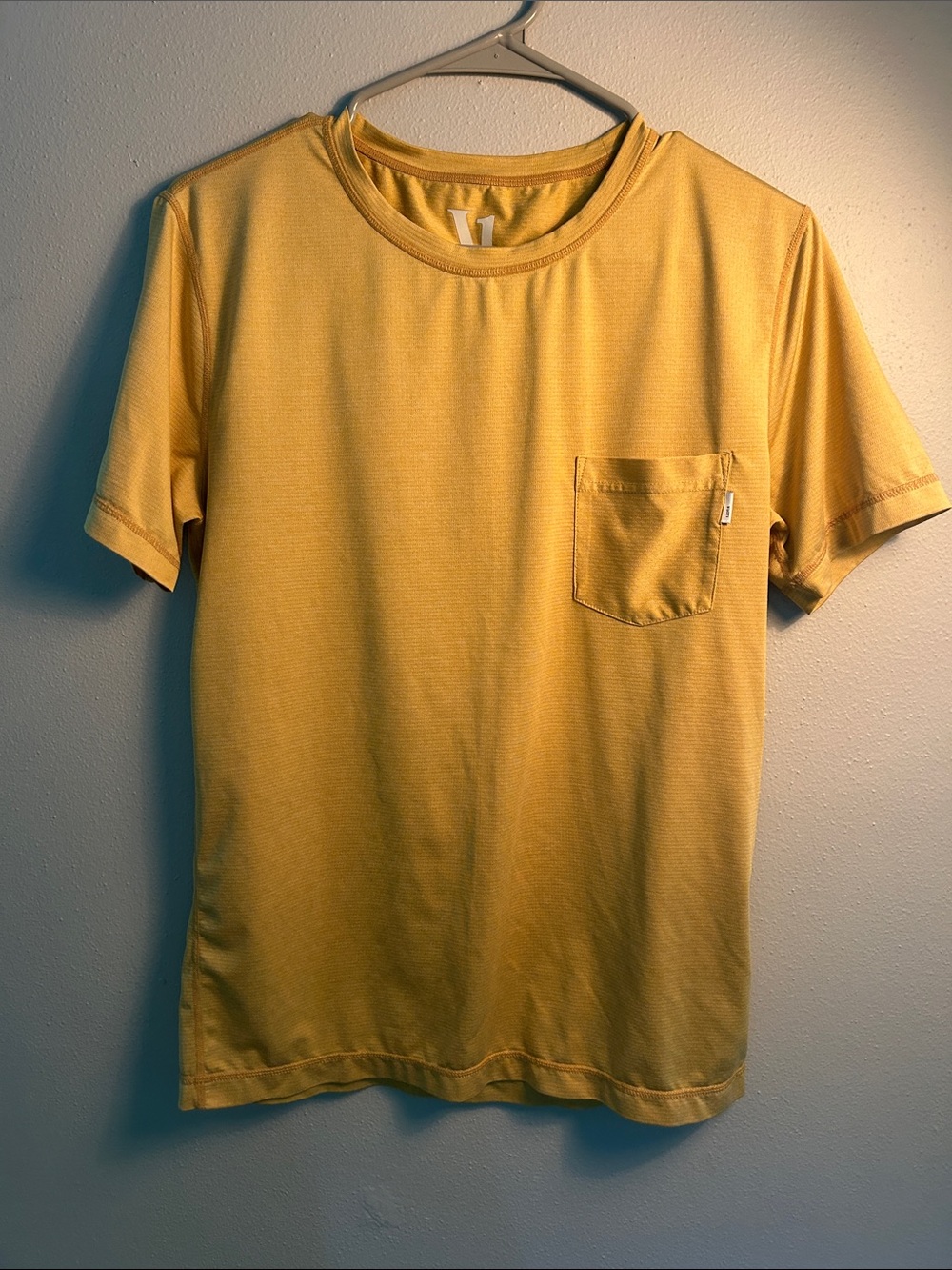Vuori Heathered Mustard Short Sleeve Tee